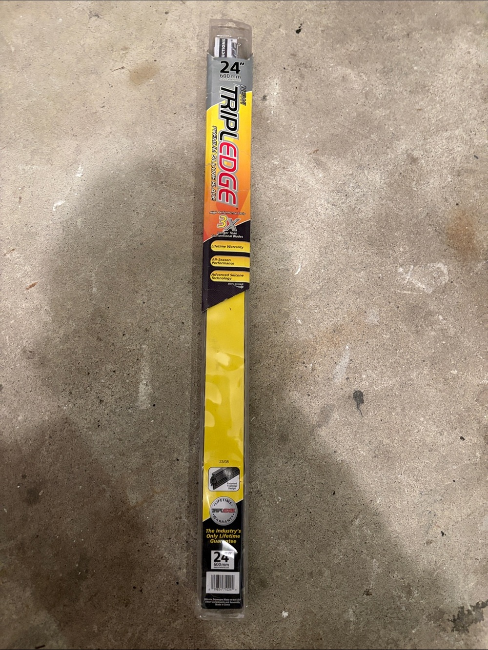 TRIPLE EDGE 24" Yellow Windshield Wiper Blade
